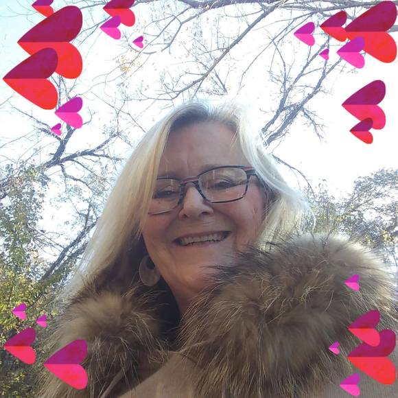 Meet your Posher, Cheryl - Picture 1 of 1